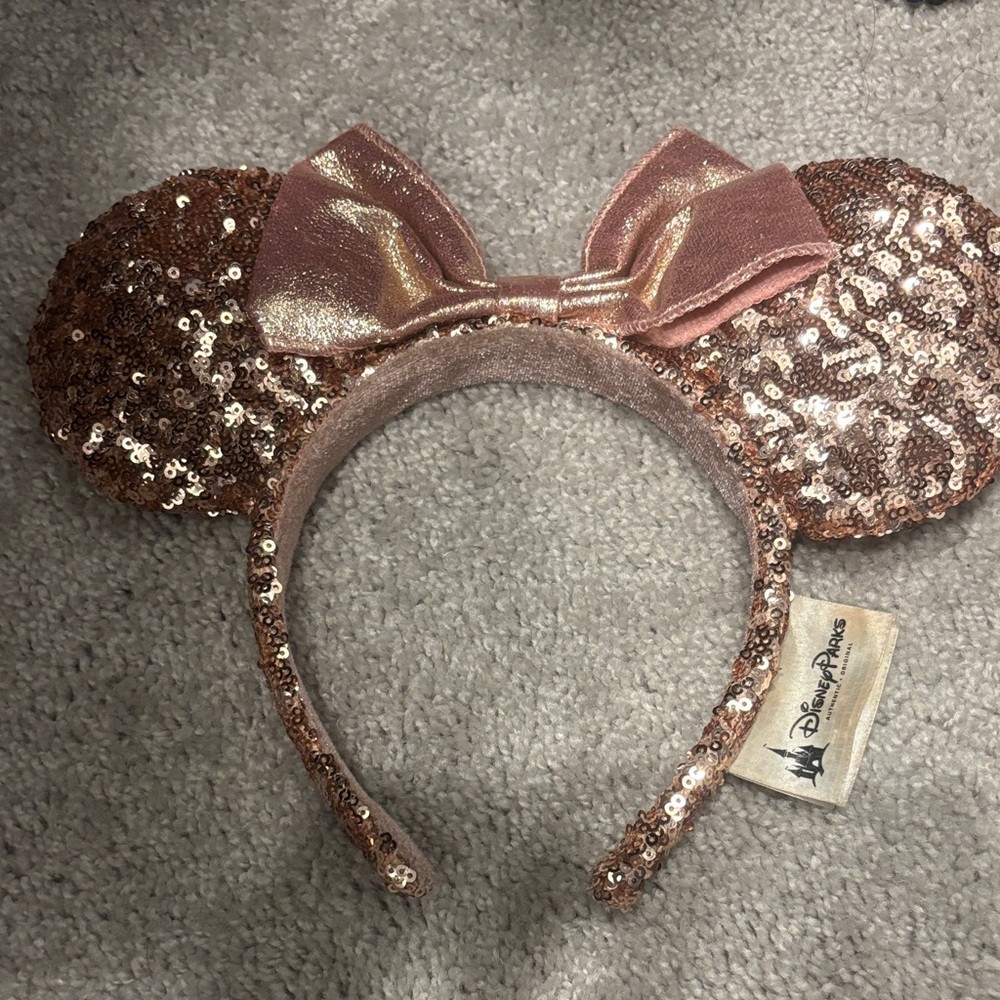 Disney Sequin Minnie Ears Rose gold original. The first edition